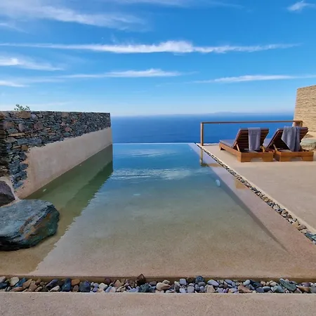 Agada Folegandros & Aparthotel